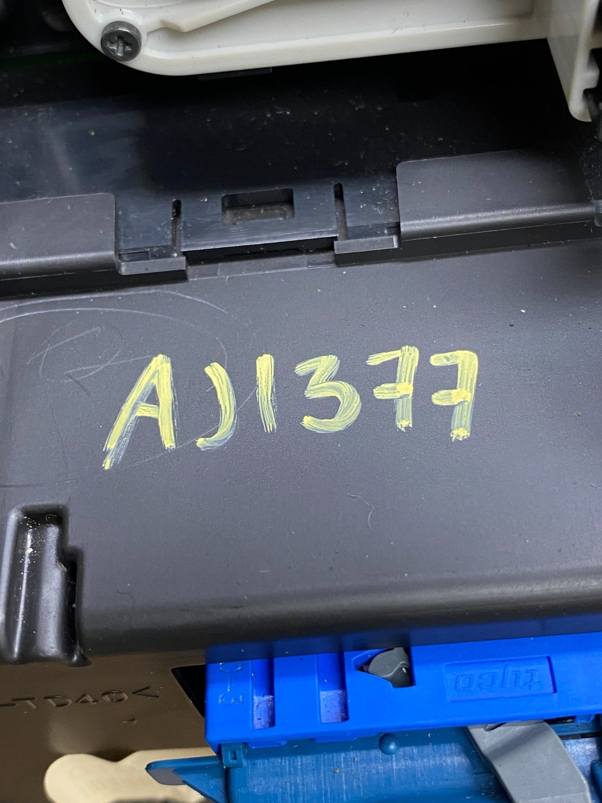 2007 - 2010 Ford Edge Heater Climate Control Radio Control Dash Bezel aj1377 DG5