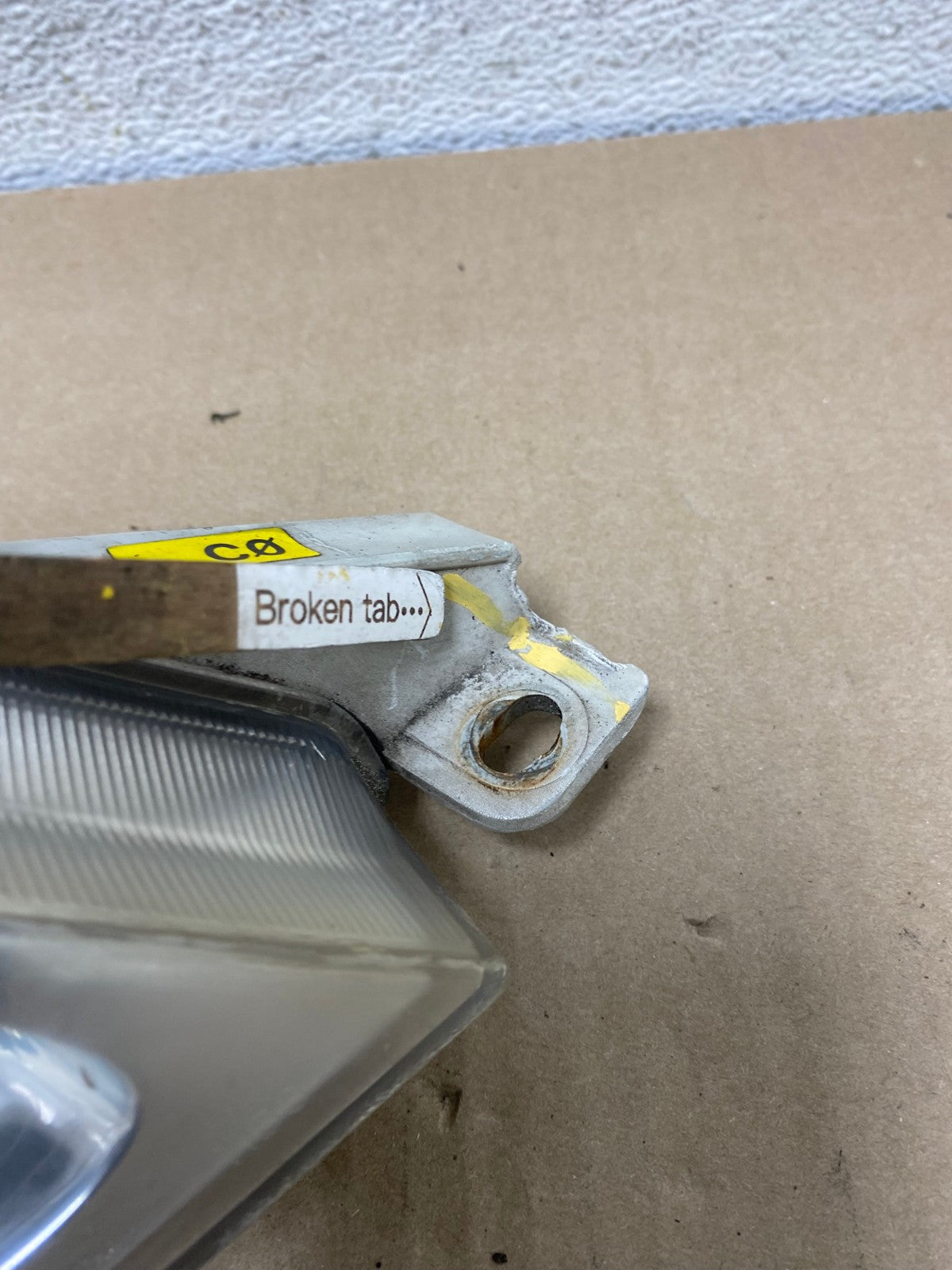 2000-2004 Toyota Avalon Halogen Headlight Right Passenger RH AI2326 LK5
