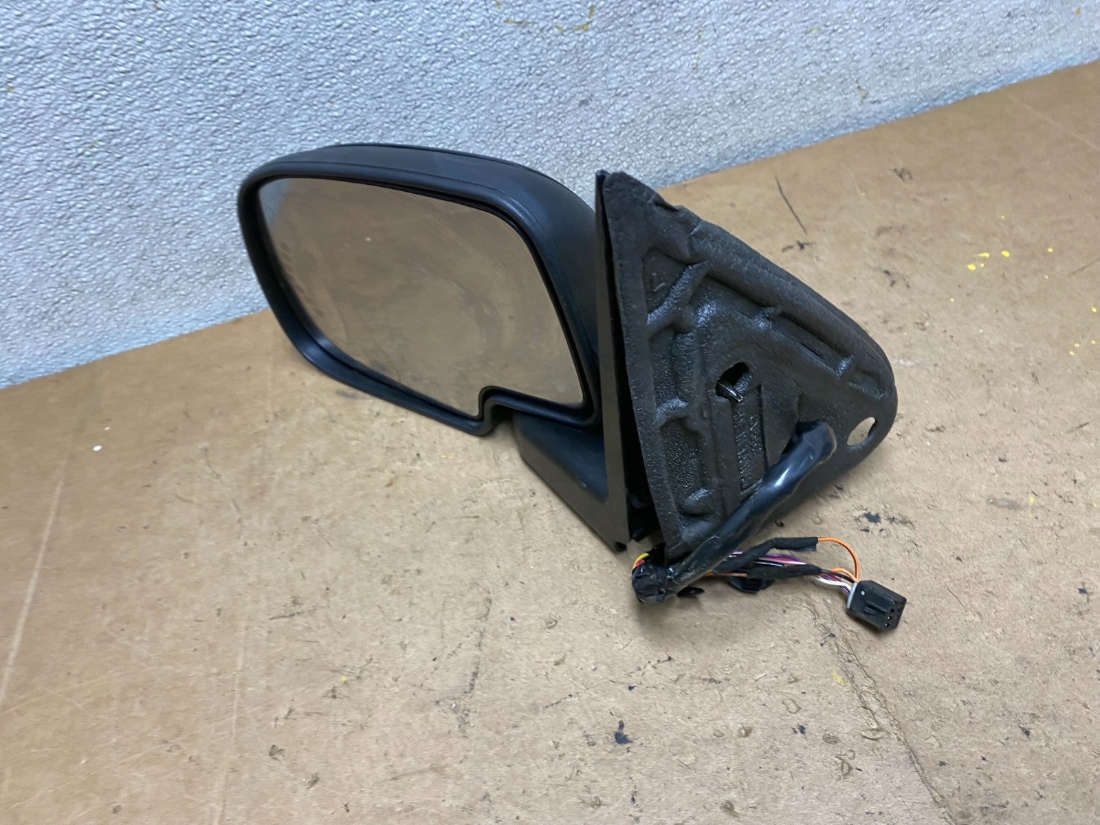 1999-2006 Chevrolet Tahoe Suburban Left Driver LH Door Mirror OEM X6882 MS6