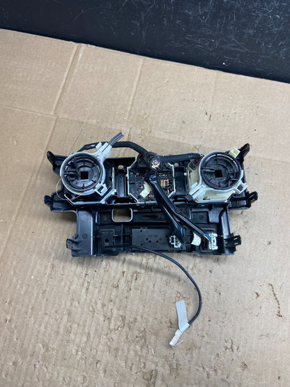 2009 to 2013 Toyota Corolla Matrix Climate Heater A/C AC Control Panel AB9704 DG4