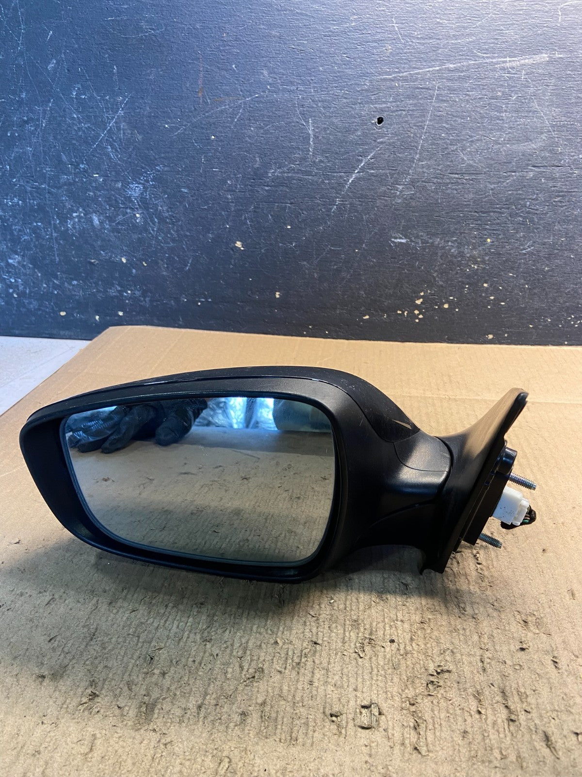 2011-2015 Hyundai Elantra Left Driver View Door Mirror OEM Z2216 MS8