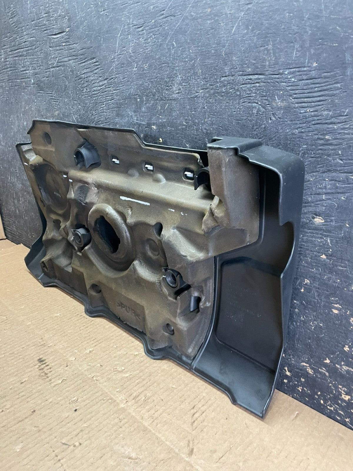 2007 to 2014 Volvo XC90 OEM 3.2L Upper Top Engine Motor Dust Cover Oem aa6132 DG7