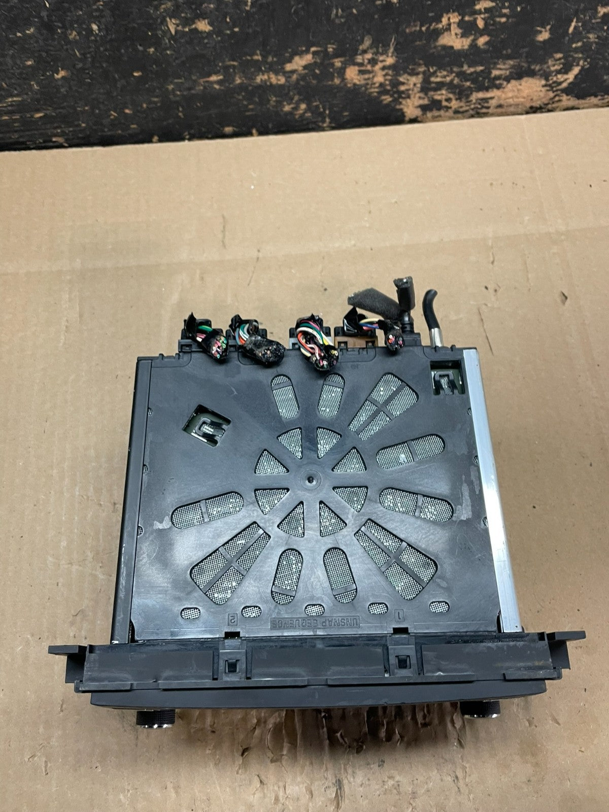 2015 2017 GMC Acadia Radio Display Screen AM/FM AUX OEM AB2936 DG5