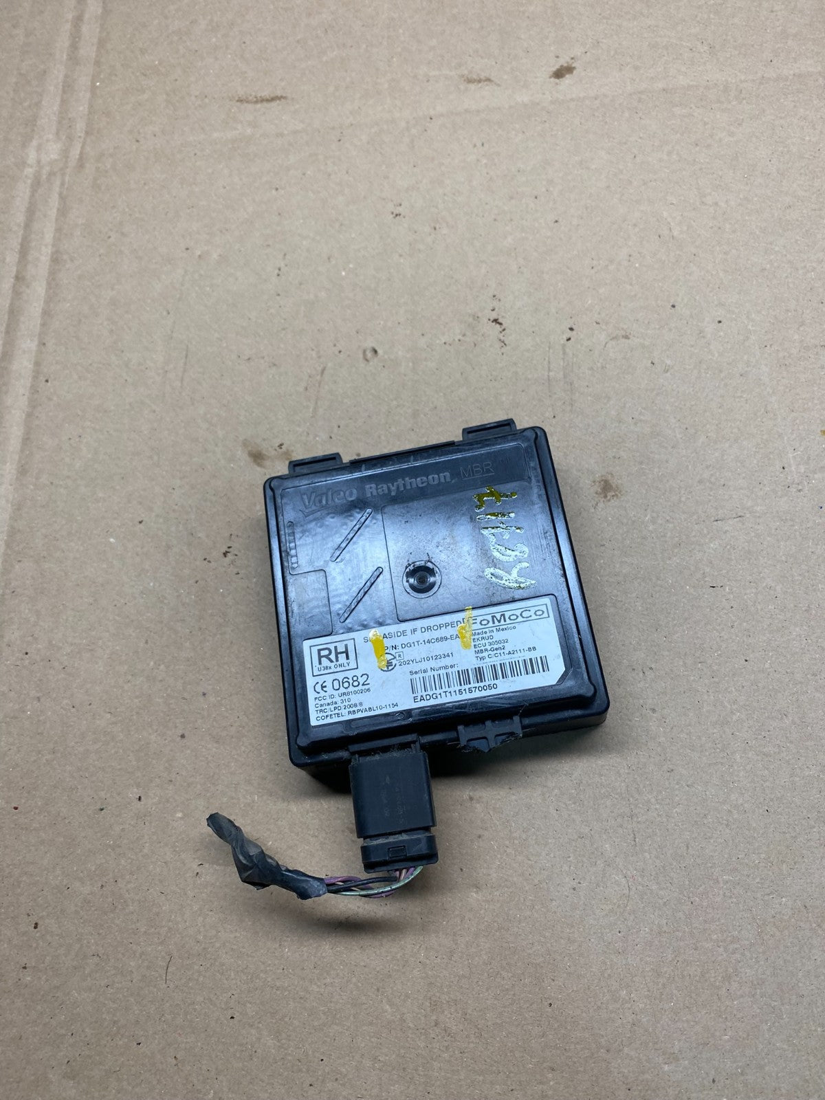 2013 to 2018 Ford Lincoln Rear Radar Blind Spot Module r8717 DG5