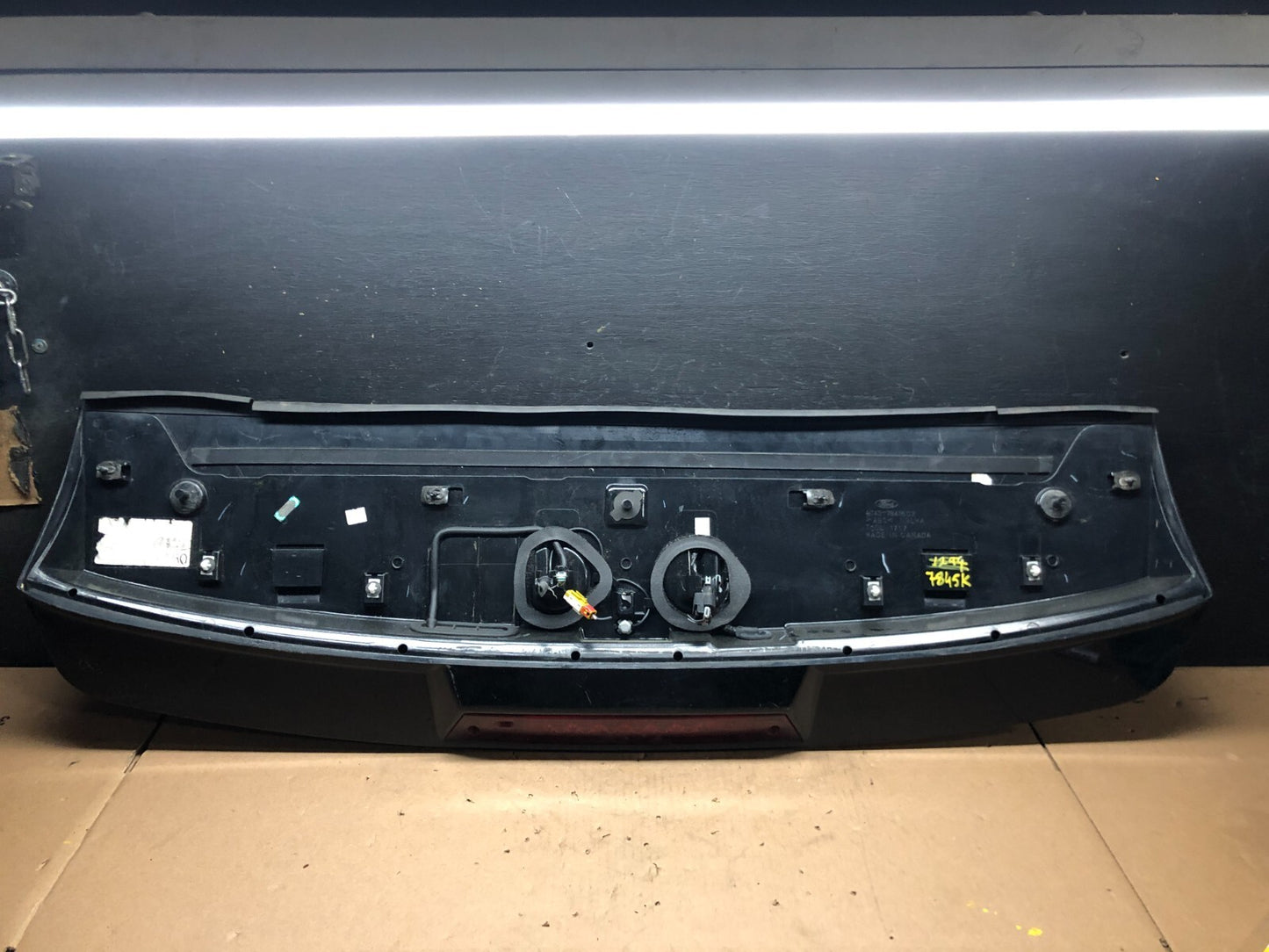 2007 to 2010 Ford Edge Rear Spoiler Wing With Brake Light OEM 7845K4