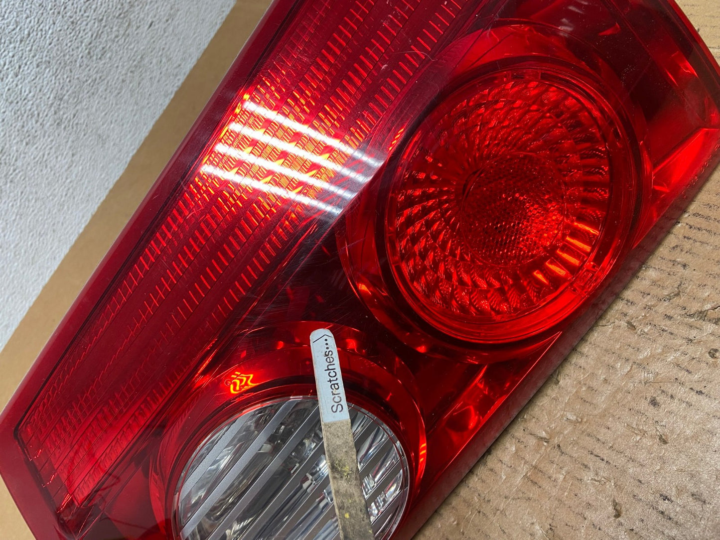 2006 - 2010 Toyota Sienna Right Passenger Side Rh Inner Tail Light AE0231 LK3