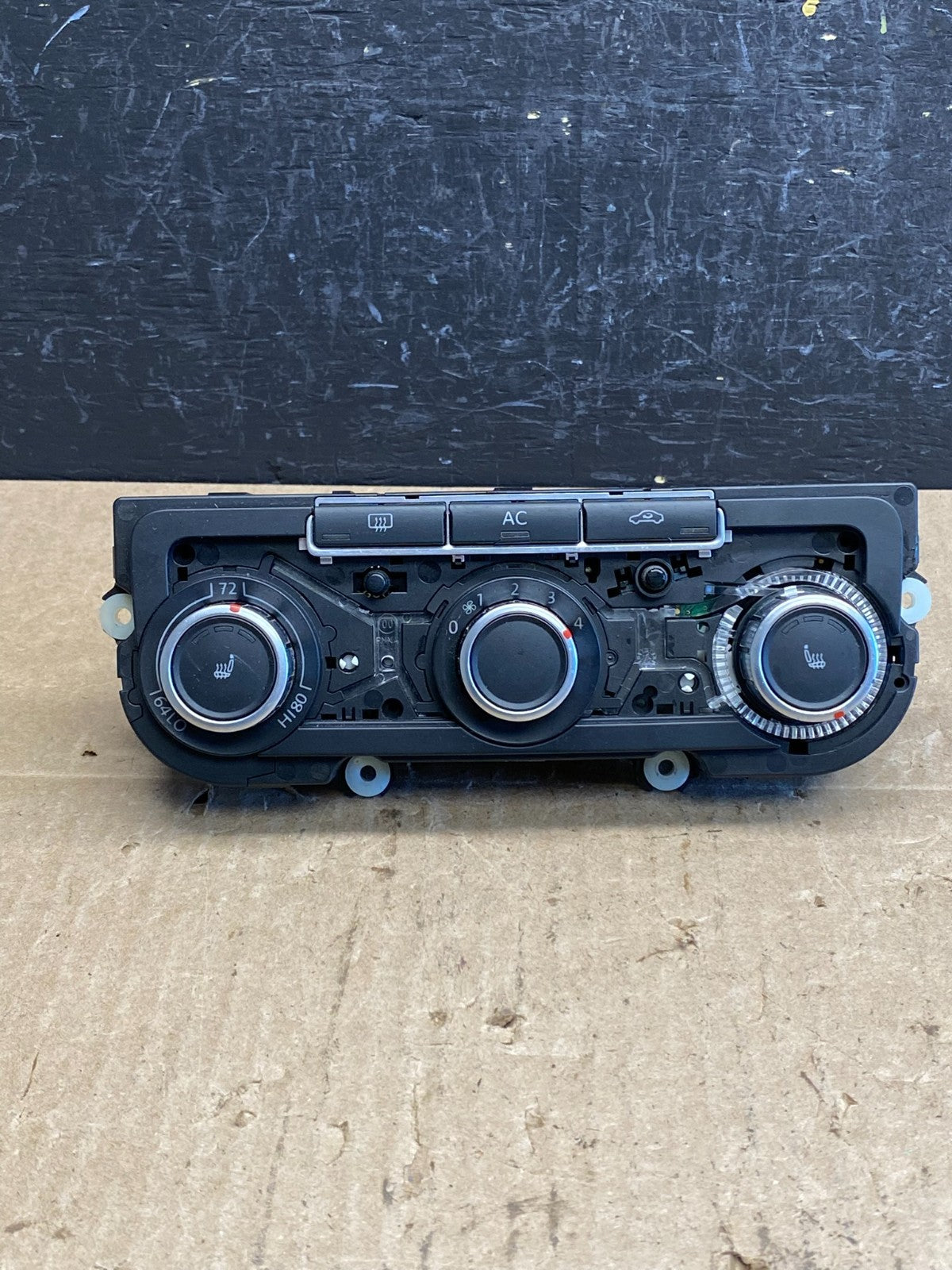 2009-2011 Volkswagen Tiguan Front Center Console Climate Control ac6698 DG0