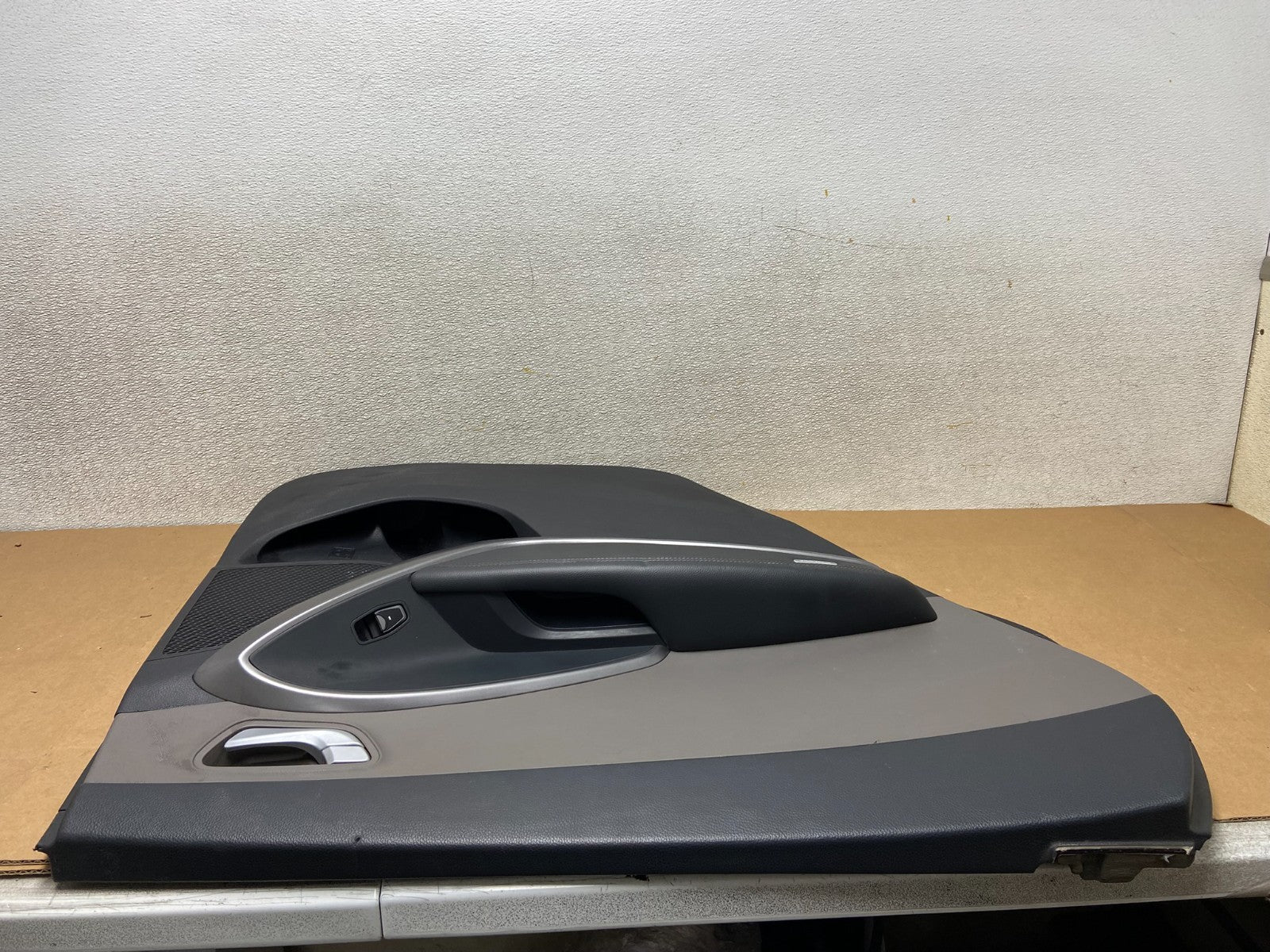 2013-2016 Hyundai Santa Fe Rear Left Driver Side Interior Door Panel Z6699 DG5