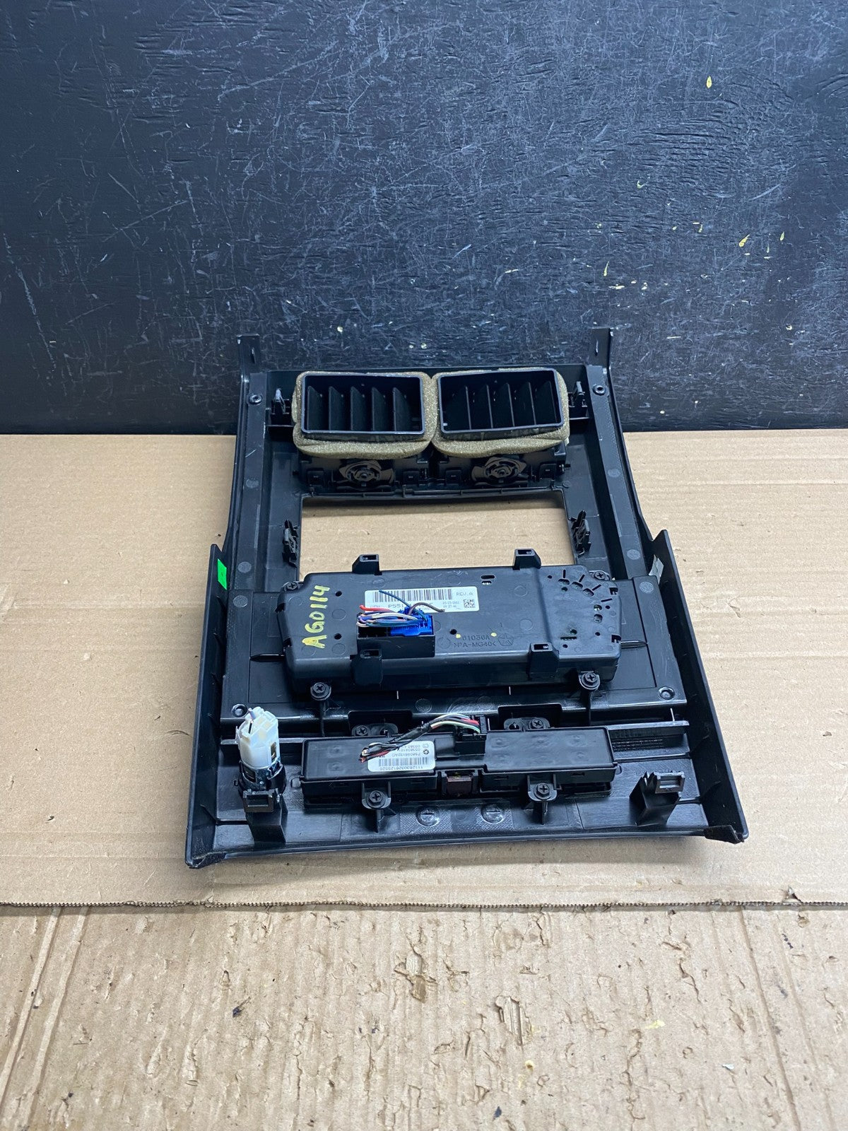 2008 to 2012 Jeep Liberty Dash Climate Temperature Control Radio Bezel AG0114 DG4