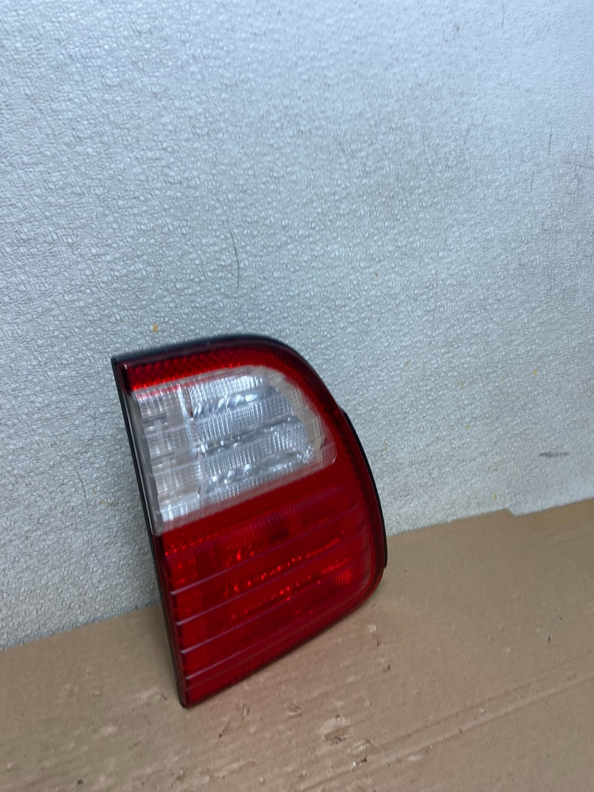 1998 to 2004 Lexus LX470 Left Driver LH Side Tail Light  OEM AB1462 DG2