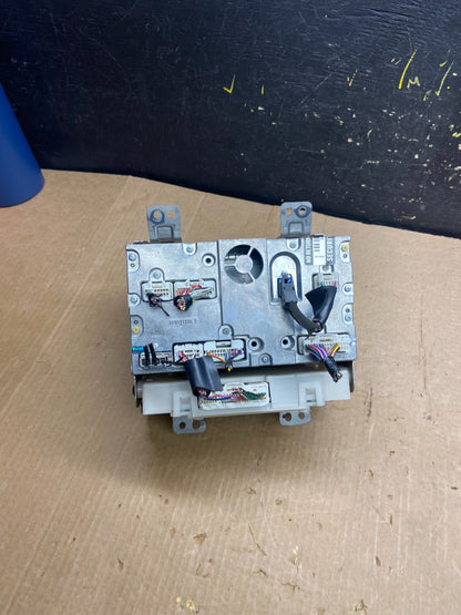 2010 - 2011 Nissan Murano Maxima   Radio CD Player AM/FM Receiver Z4135 DG3