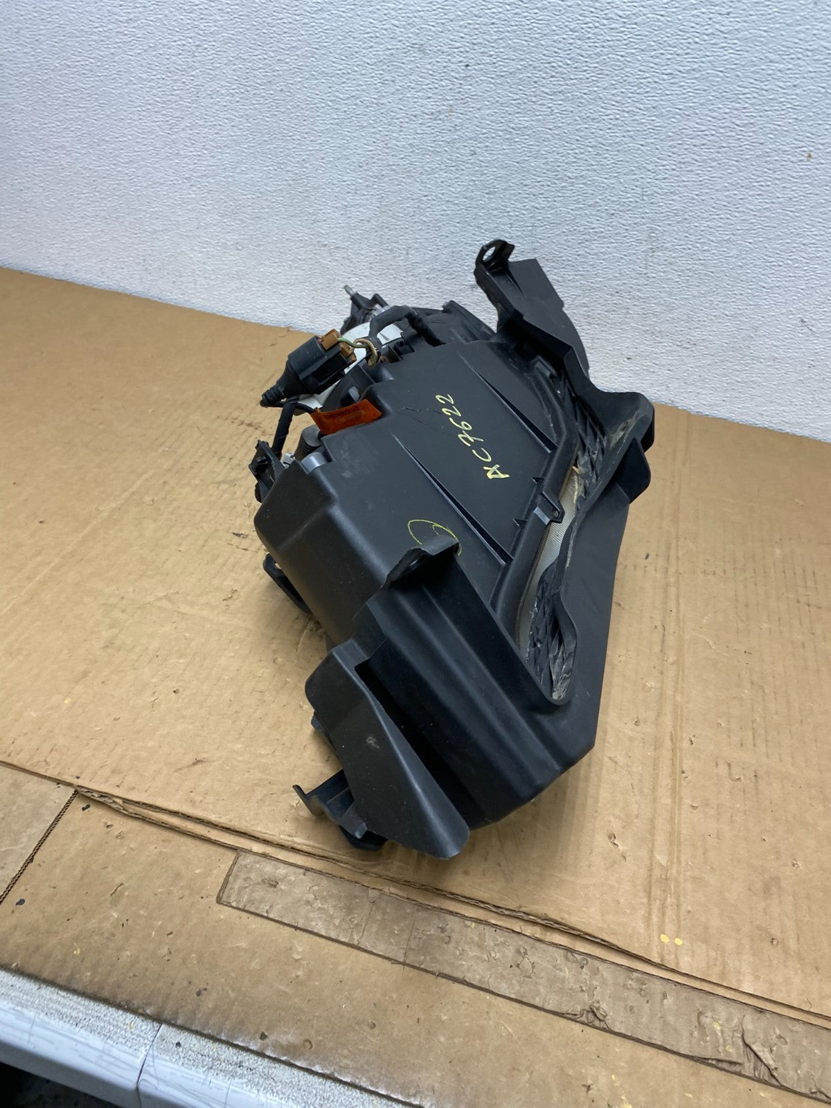 2008-2009 Subaru Legacy Right Passenger Rh Side Headlight Halogen AC7622 DW9