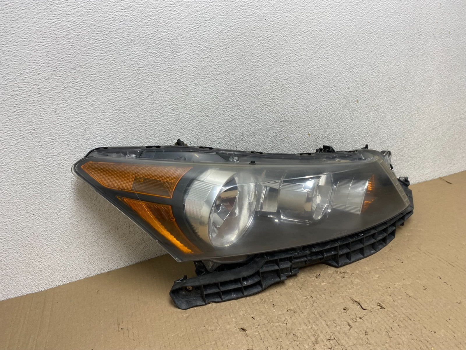2008 to 2012 Honda Accord Sedan Right Passenger RH Headlight AF2871 DW2