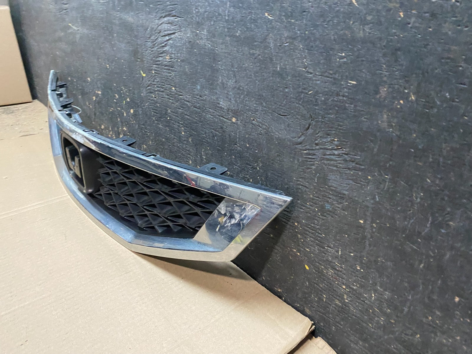 2008 to 2010 Honda Accord Coupe Front Grille Grill Chrome Trim Moulding X3631 DG1