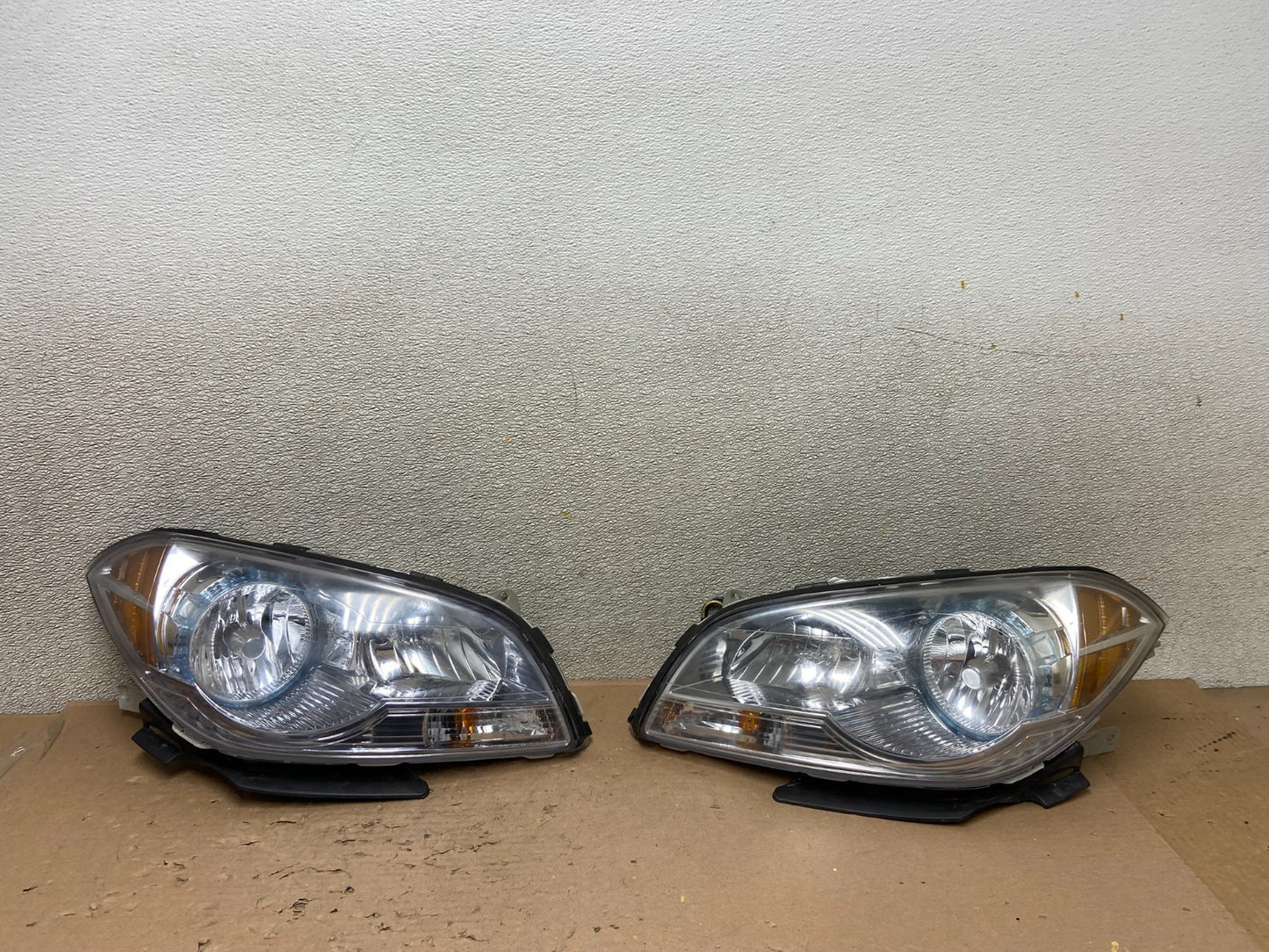 2008 to 2012 Chevrolet Malibu Left+Right Side Set Headlights Oem AB0833 DW0