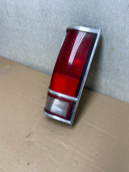 1983 - 1994 Chevrolet S10 GMC Sonoma Left Driver Tail Light Oem AA8664 DW1