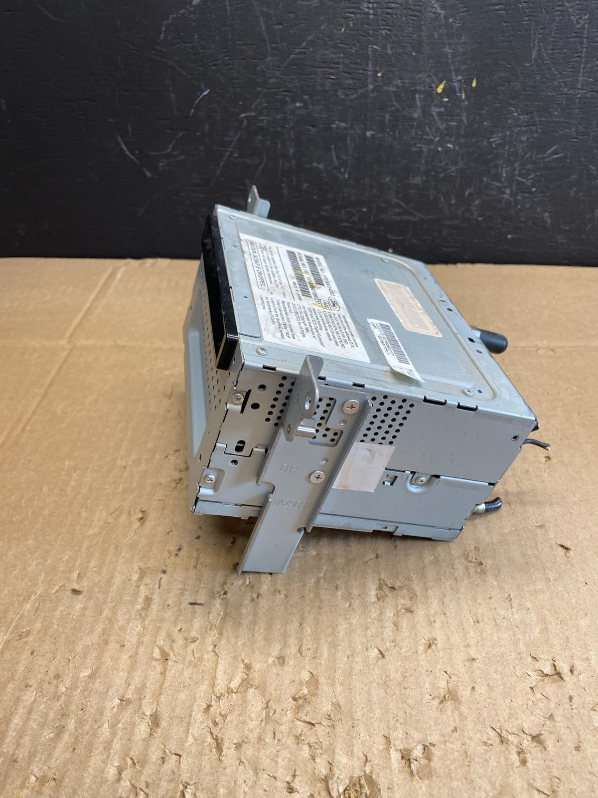 2010 to 2012 Ford Fusion Radio Audio Receiver AM FM CD MP3 AB9594 DG2