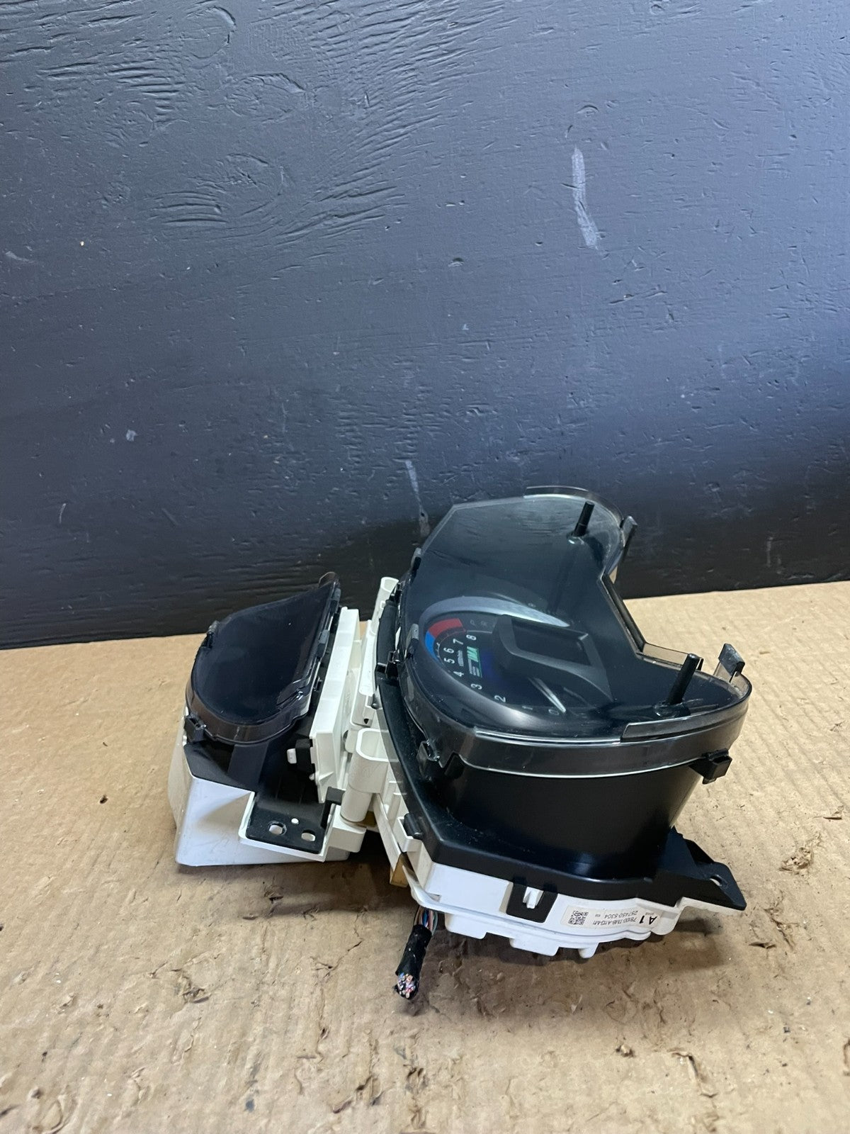 2010 to 2011 Honda Insight Speedometer Instrument Cluster Oem AB7527 DG2