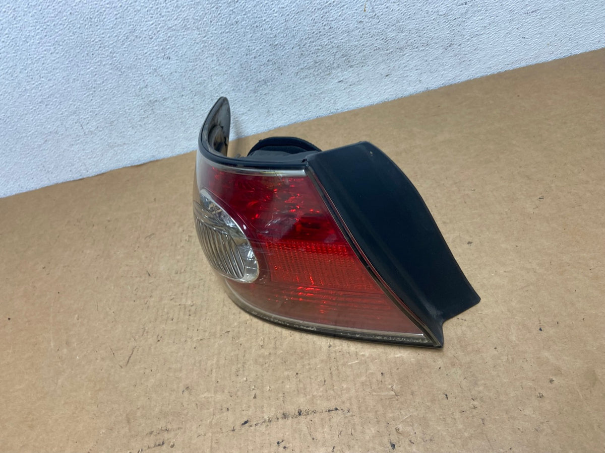 2002 to 2004 Lexus ES300 ES330 Left Driver Side Tail Light AD4710 LK1