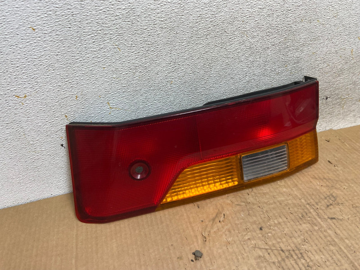 2002-2004 Honda Odyssey Right Passenger RH Side Tail Light Inner AI6749 LK2