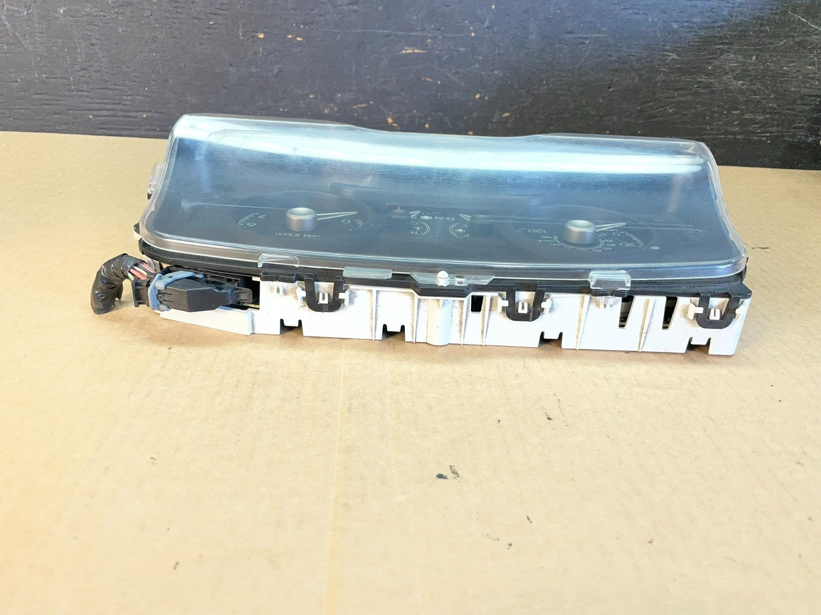 2009 to 2011 Mercury Grand Marquis Speedometer Cluster Gauge af3595 DG5