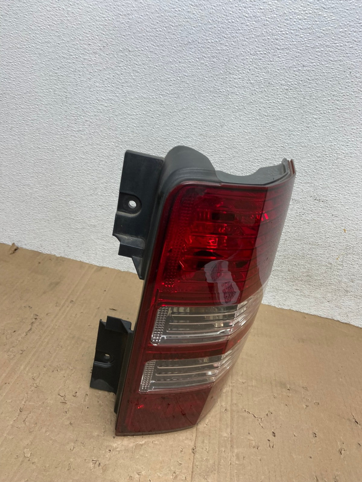 2008 to 2012 Jeep Liberty Right Passenger RH Side Tail Light AE9293 LK2