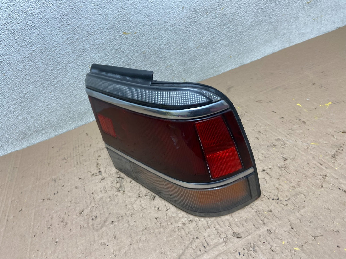 1990-1991 Subaru Legacy Right Passenger RH Side Tail Light OEM Y0581 GD1
