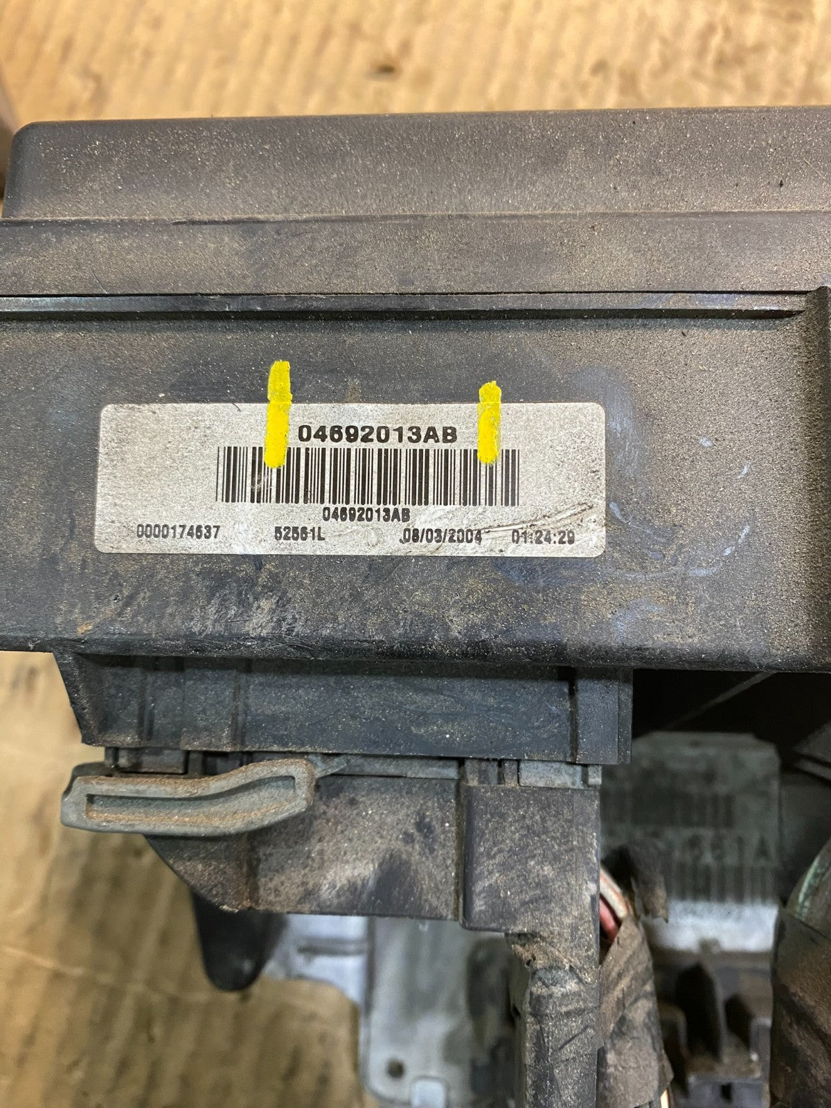 2004 2005 Dodge Durango Fusebox Fuse Box Relay Body BCM Module Y1550 DG4