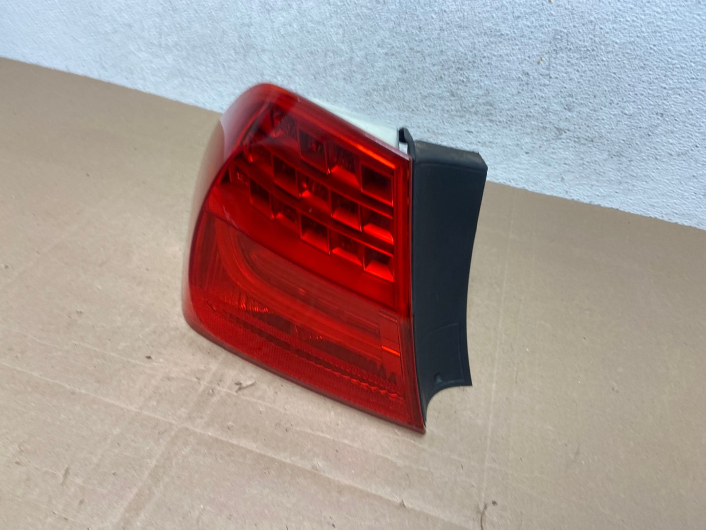 2009 2010 BMW 323i 325i 328i 335i 3 Series Left Driver Tail Light AE4932 LK1