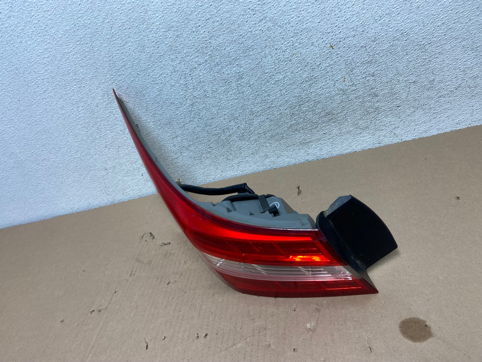 2013 2014 2015 Toyota Avalon Left Driver LH Side Tail Light AG6669 LK1