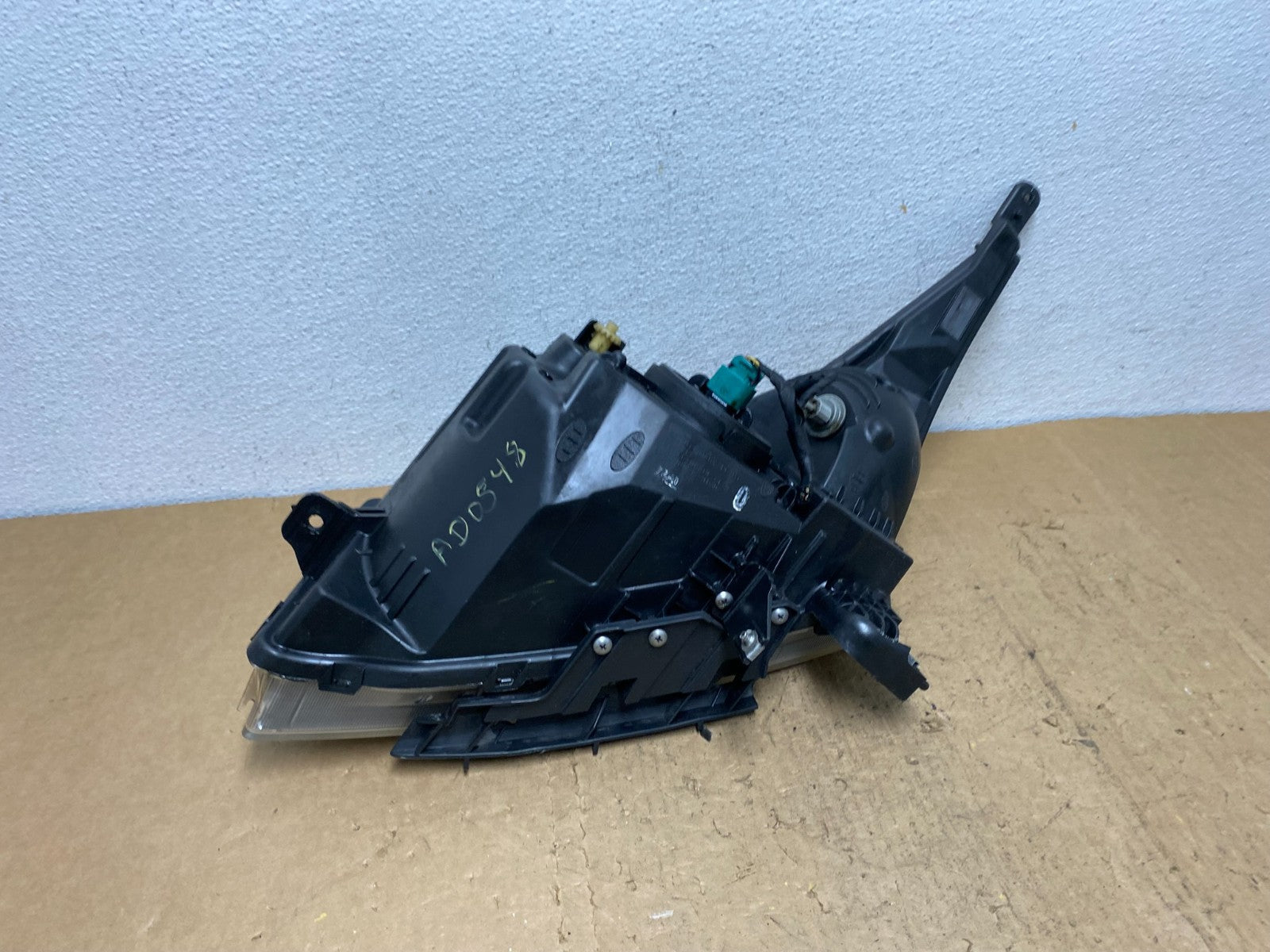 2011 to 2015 Chevrolet Cruze Halogen Right Passenger Rh Headlight AD0548 DW8