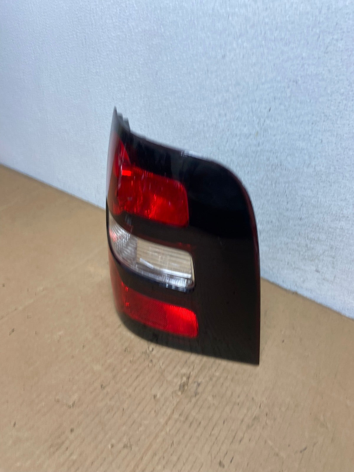 2006 to 2010 Ford Explorer Right Passenger Side Tail light AD0890 LK1