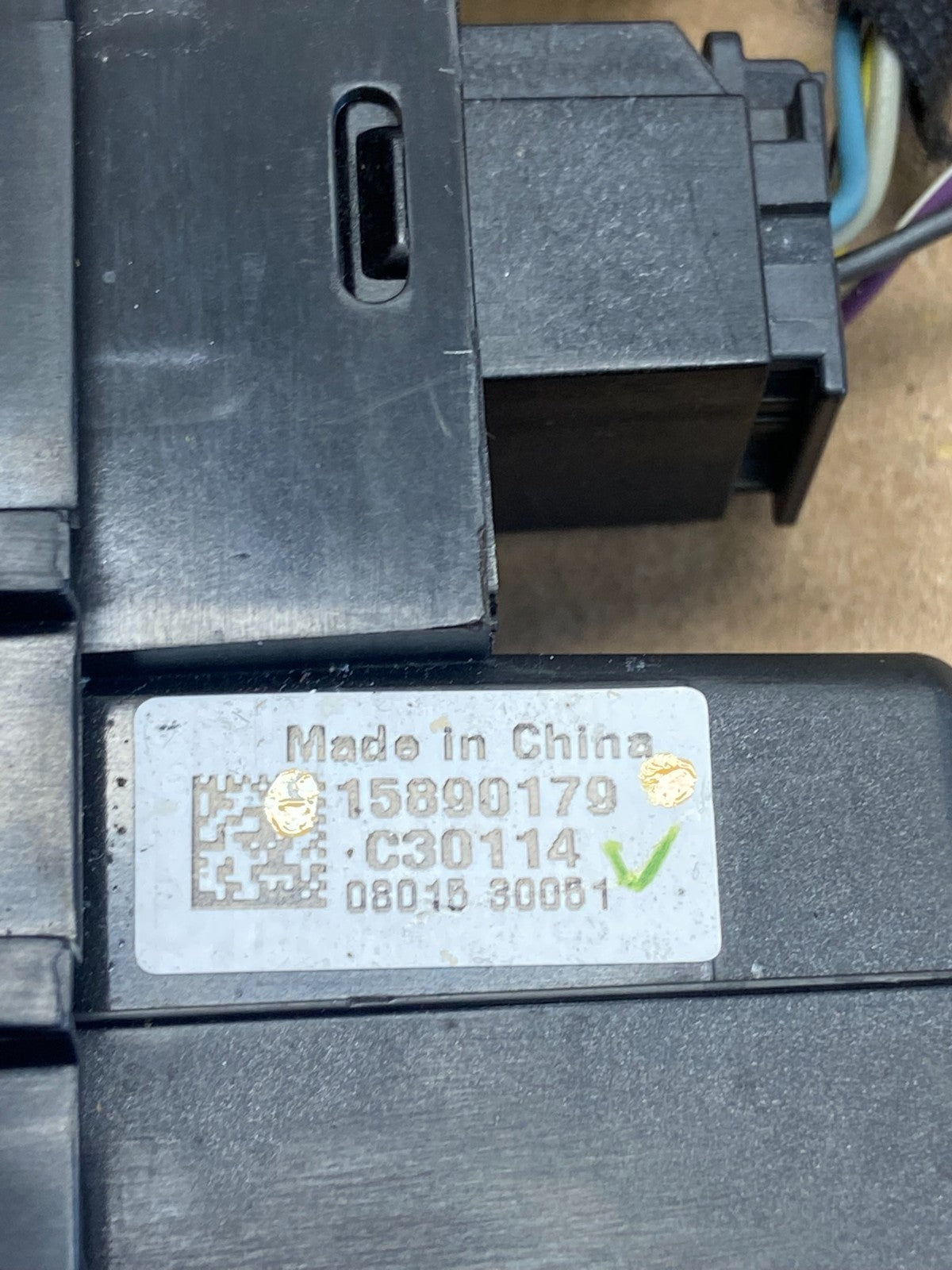 2007 - 2014 Chevrolet Tahoe Yukon Pedal Traction Control Switch AF2507 DG4