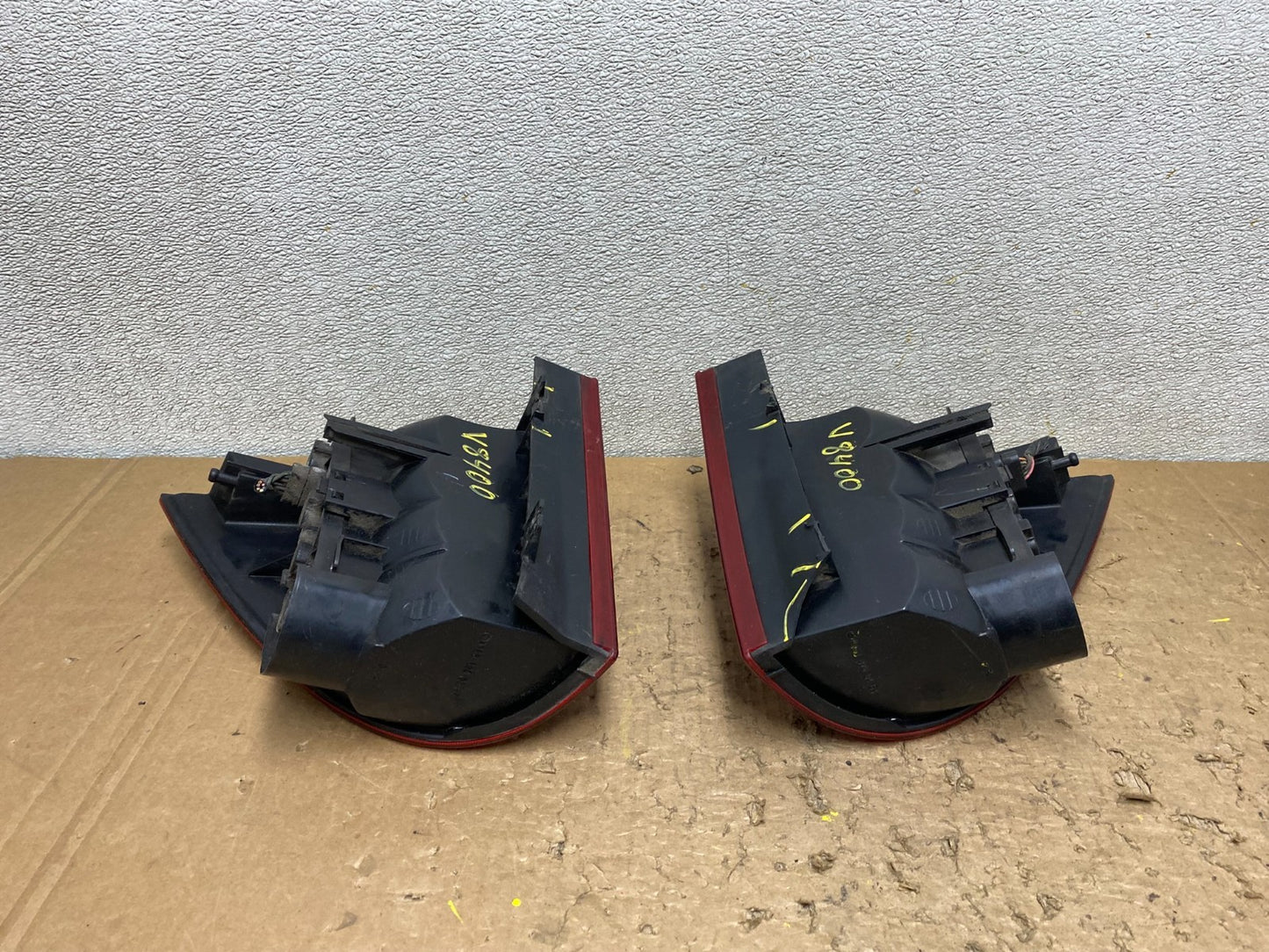 1998 1999 2000 2001 Mercedes ML320 ML-Class Left+Right Tail Lights V8400 DW10