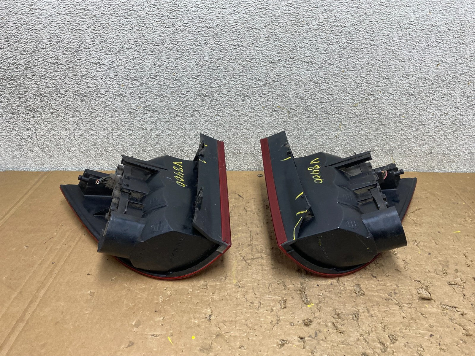 1998 1999 2000 2001 Mercedes ML320 ML-Class Left+Right Tail Lights V8400 DW10