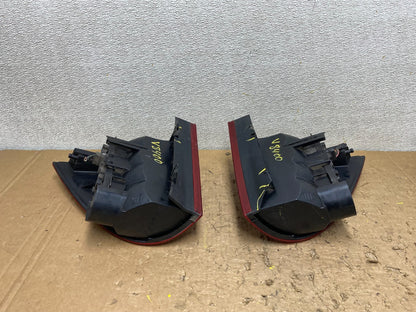 1998 1999 2000 2001 Mercedes ML320 ML-Class Left+Right Tail Lights V8400 DW10