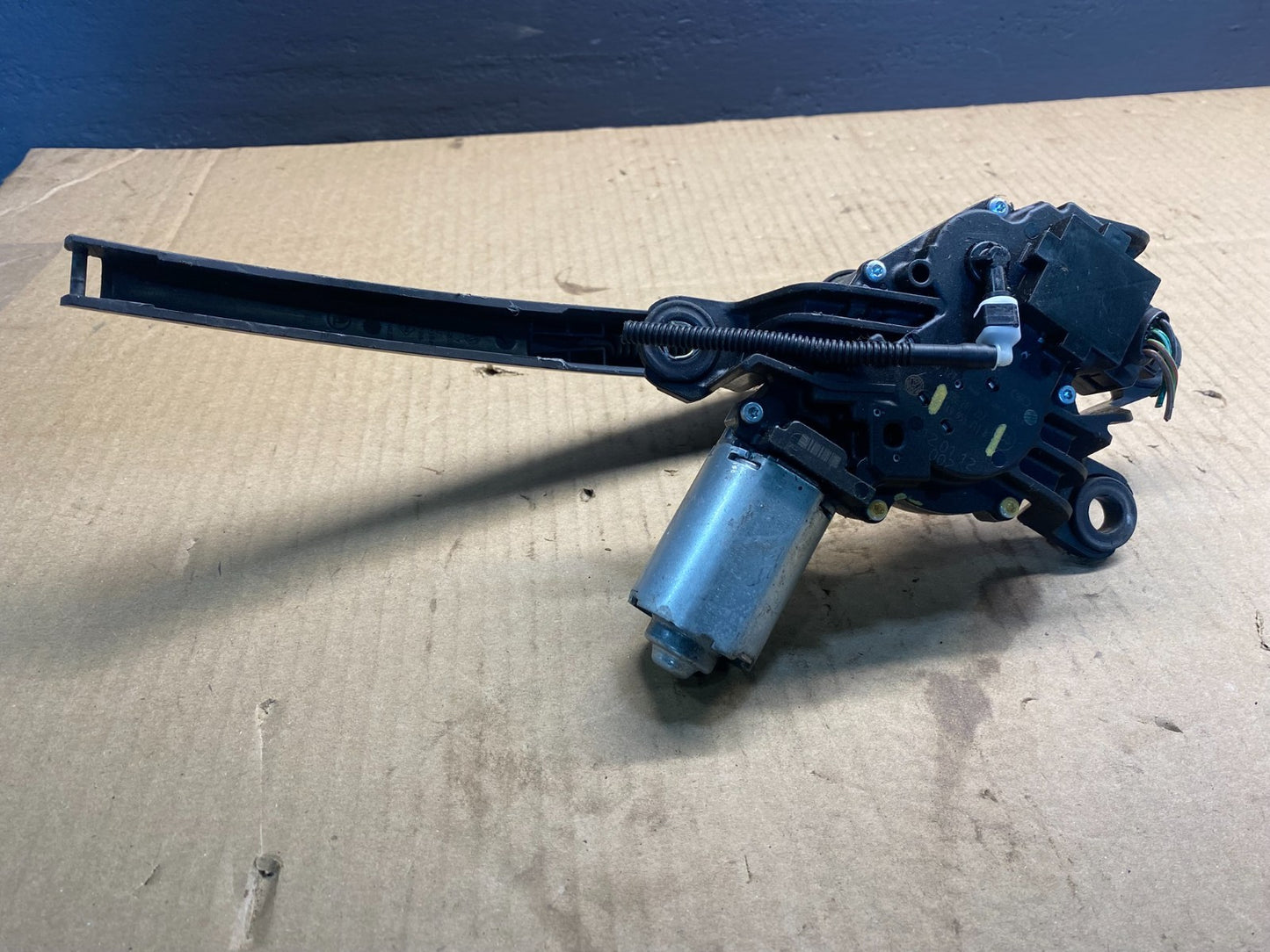 2011 to 2013 Volkswagen Jetta Rear Windshield Wiper Motor OEM AB4190 DG5