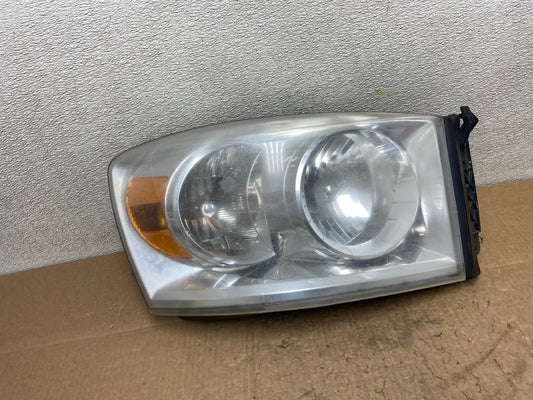 2006 to 2008 Dodge Ram 2500 Right Passenger Halogen Headlight OEM Y9157 DW0