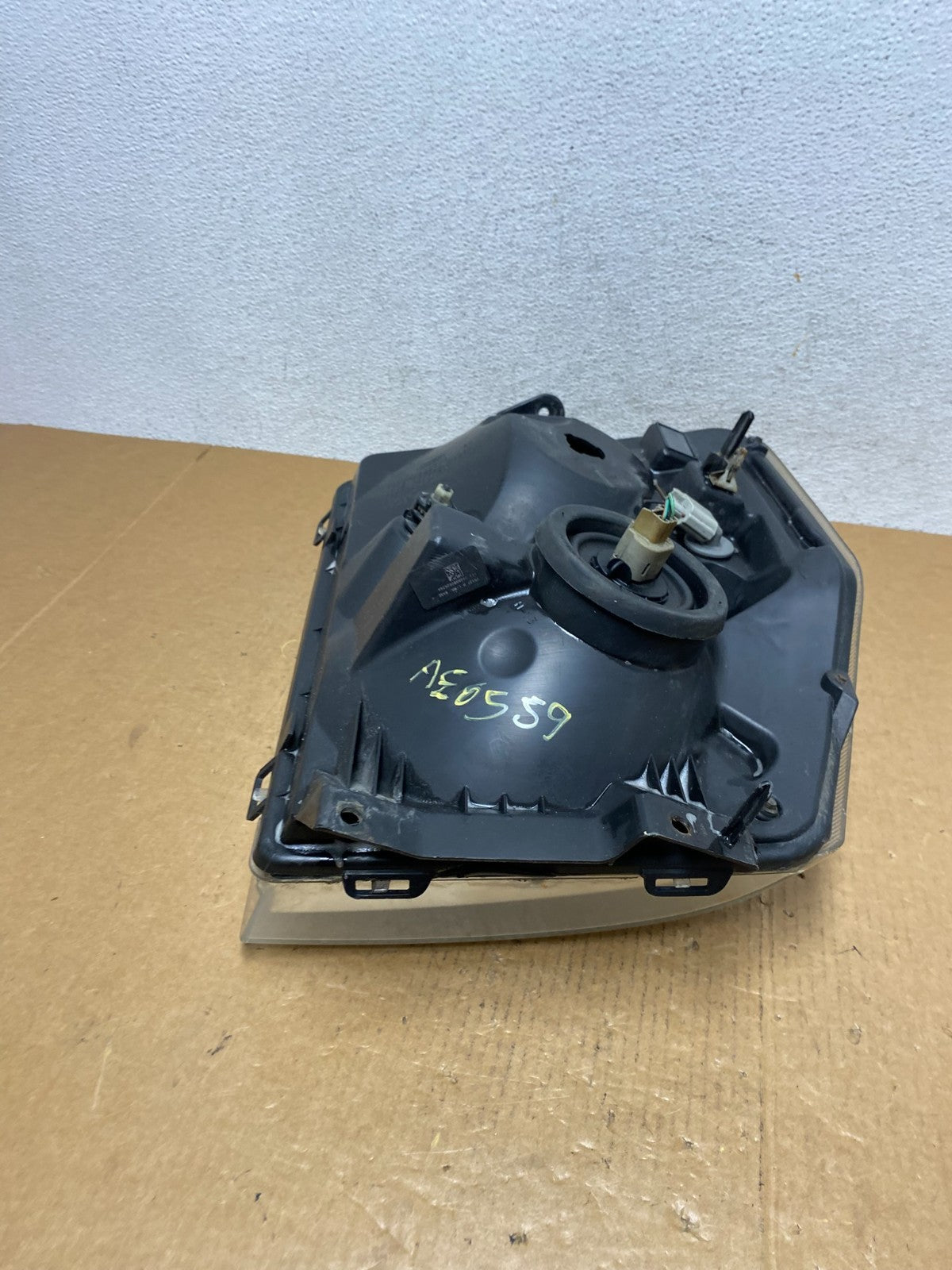 2008-2014 Ford Econoline E150 E250 E350 Right Passenger Headlight AE0559 DW8