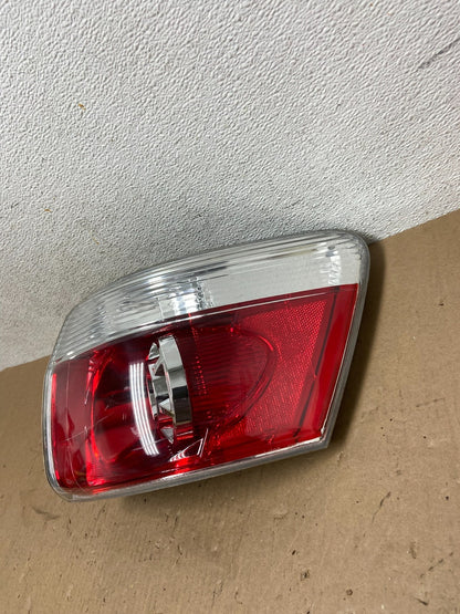 2007 to 2012 GMC Acadia Halogen Tail Light Right Passenger RH Side AD6523 DW2