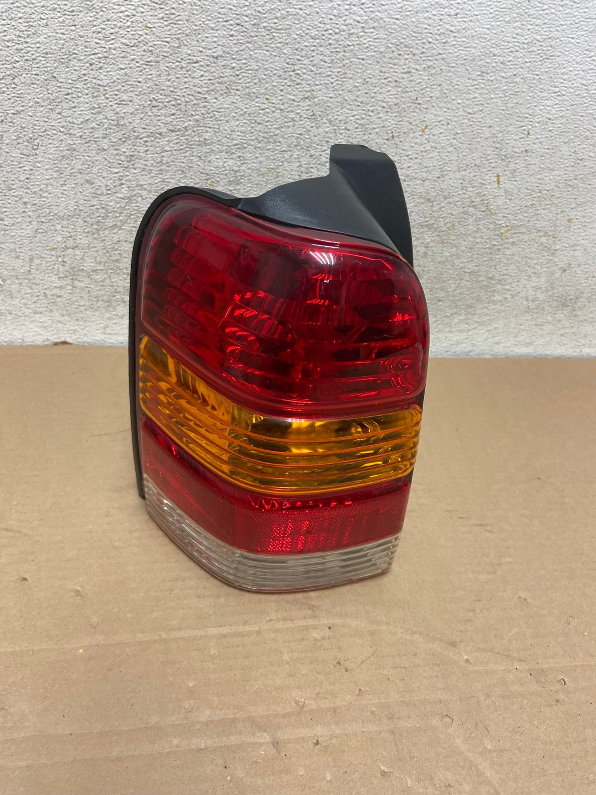2001 to 2007 Ford Escape Left Driver Lh Side Tail Light AH9363 LK0