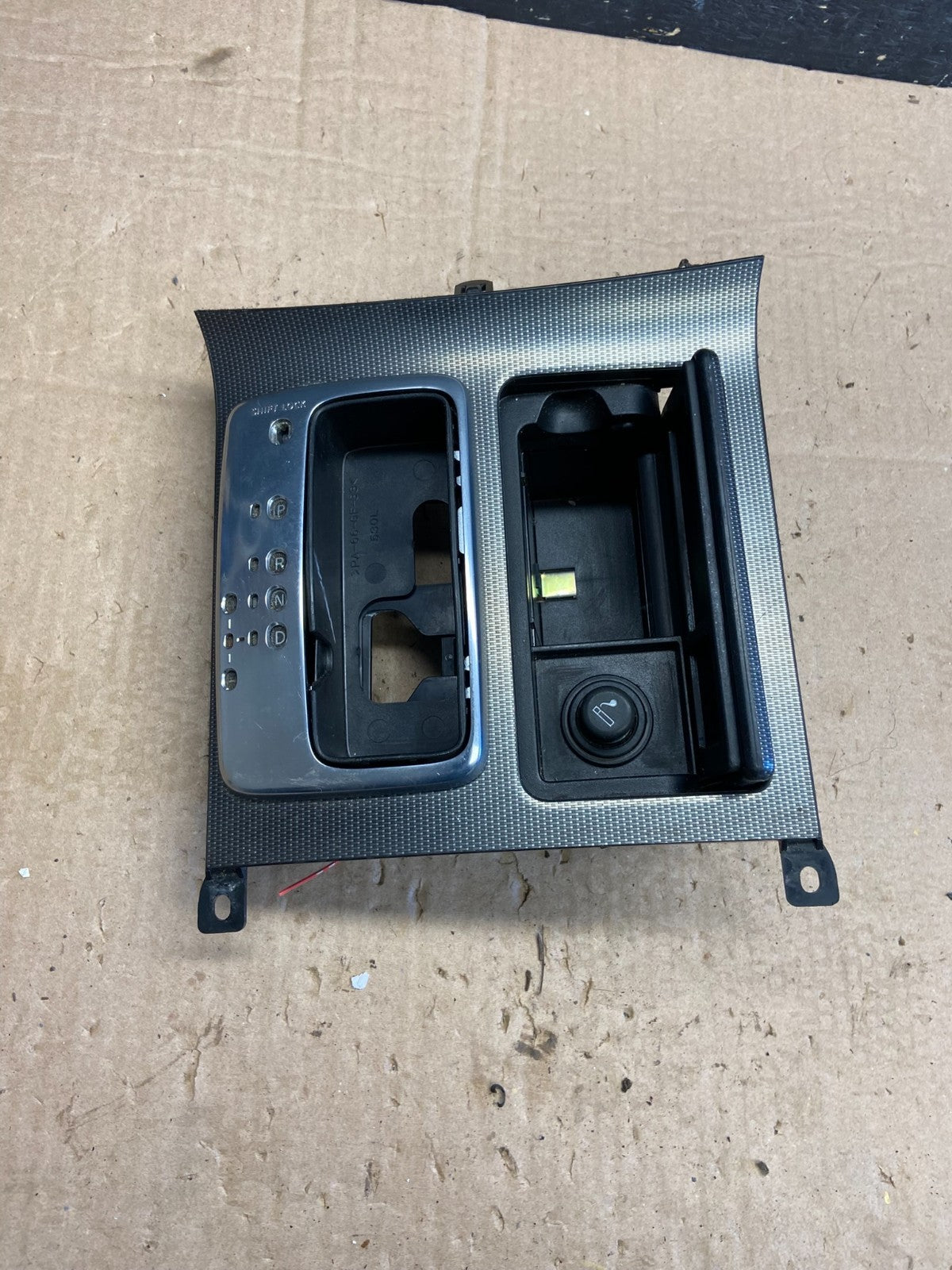 2006 to 2010 Infiniti M35 Center Console Gear Shifter Floor Bezel OEM Z0300 DG1