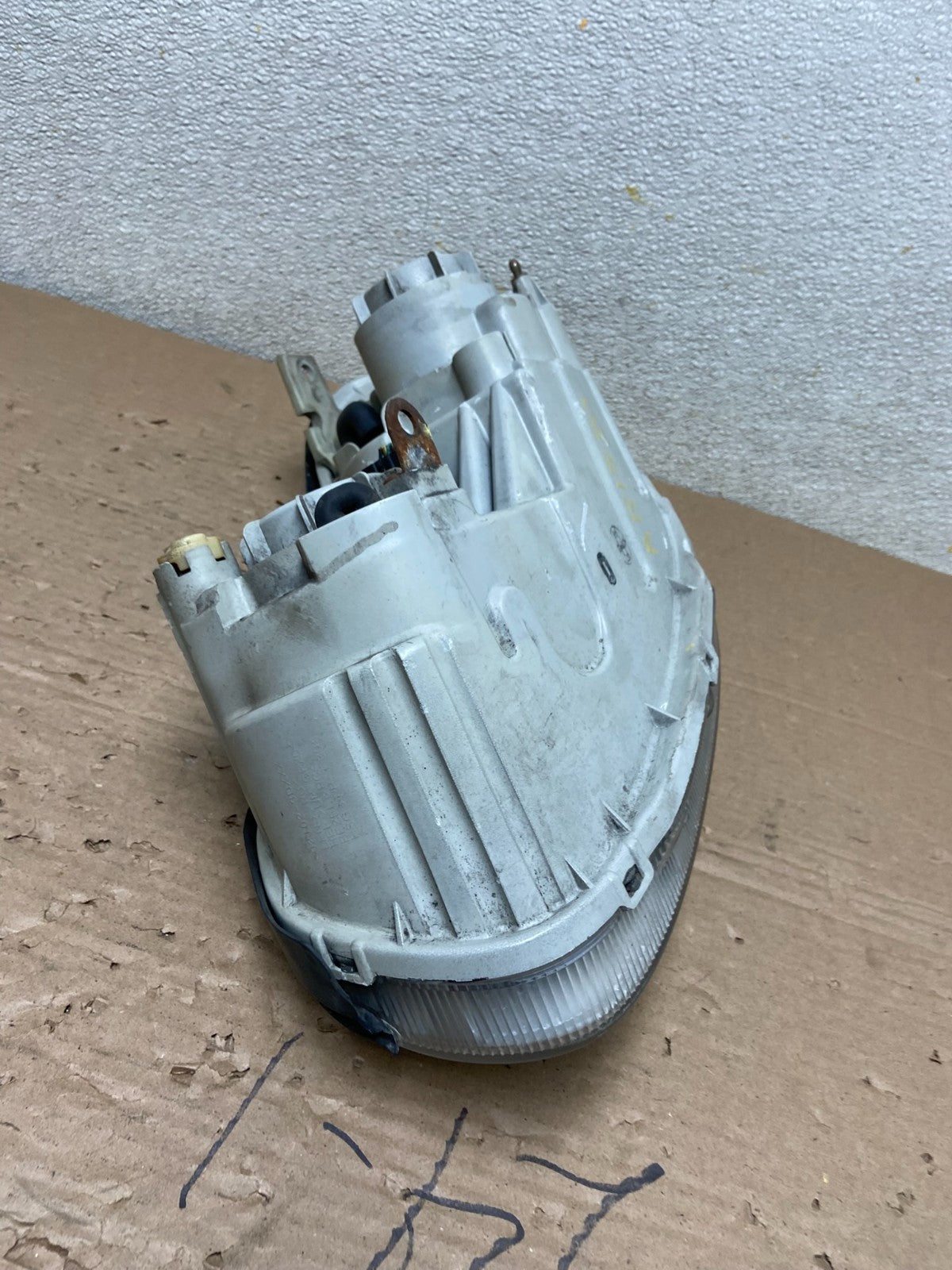 2002-2005 Hyundai Sonata Right Passenger Headlight Halogen Oem AB1530 DW8