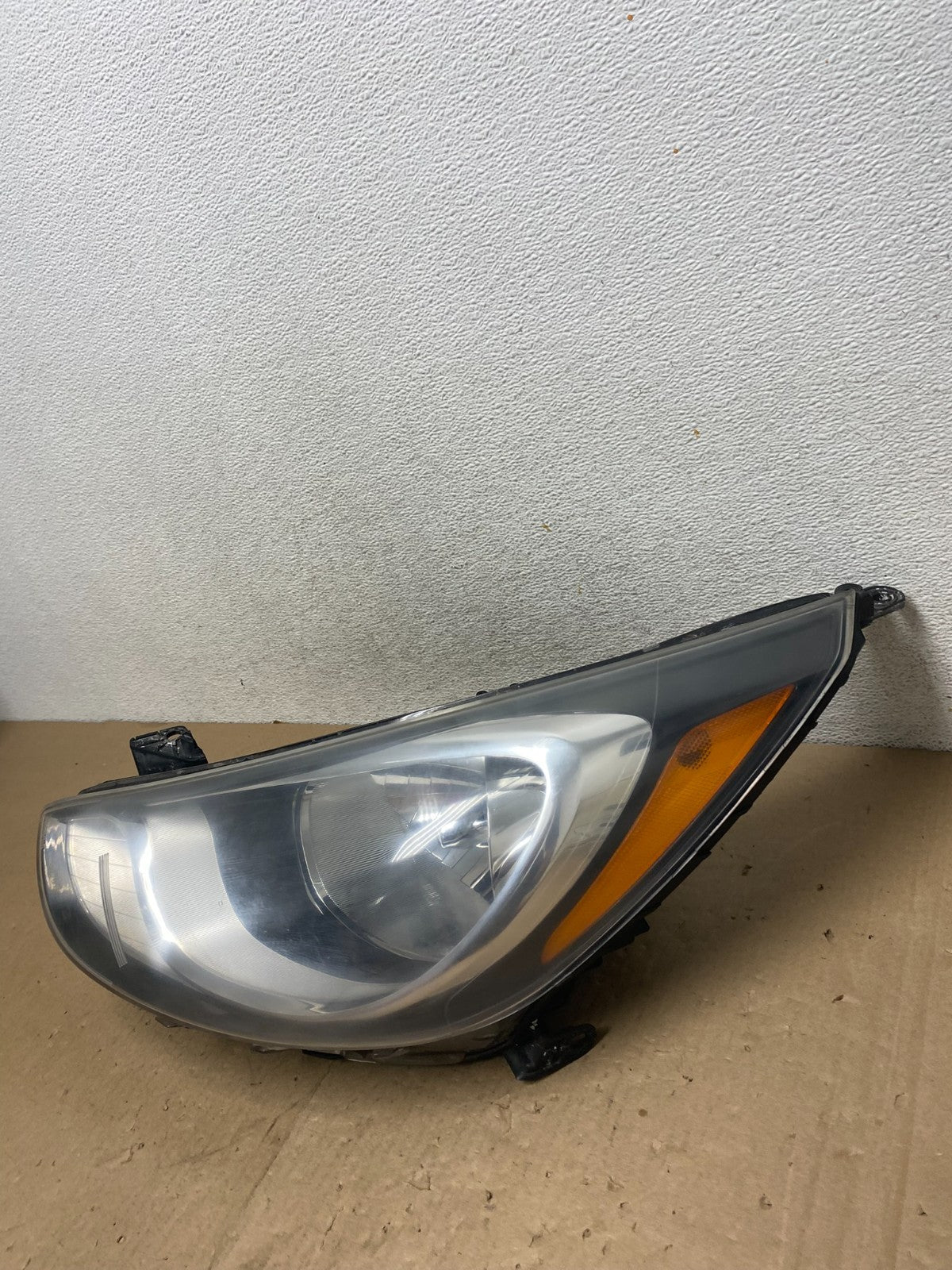 2013 to 2017 Hyundai Accent Left Driver LH Side Headlight AG4825 DW1