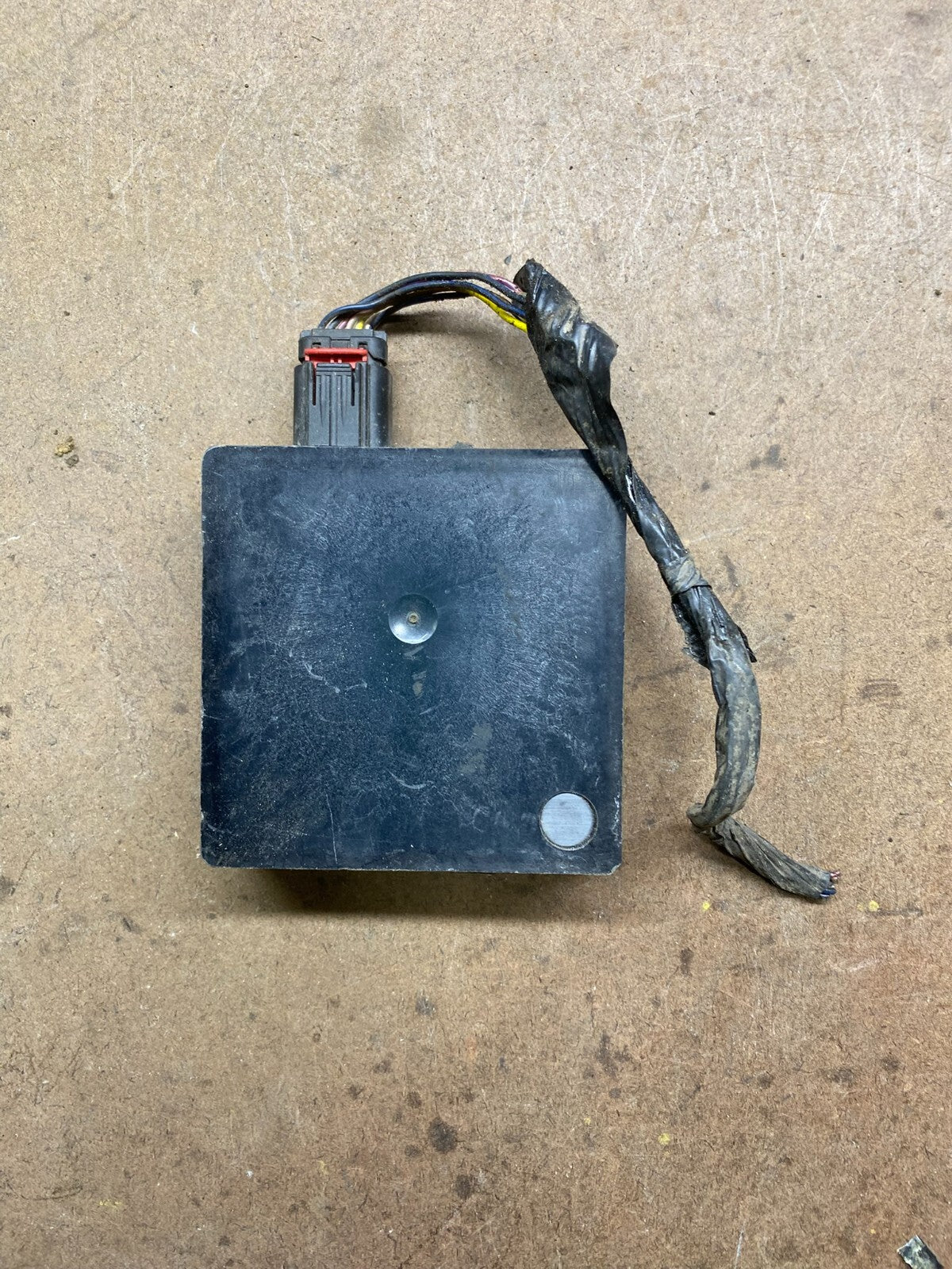 2010 to 2012 Lincoln MKT Blind Spot Control Module Radar Computer M3252 DG2