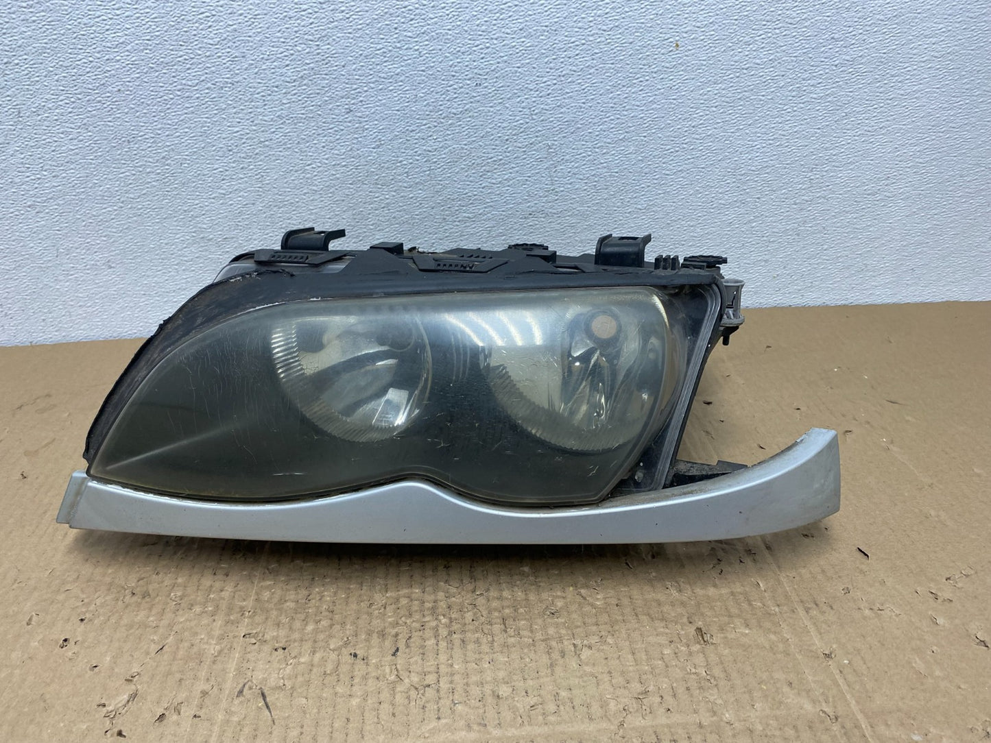 2002 to 2005 BMW 3 E46 Sedan Left Driver LH Halogen OEM Headlight AC3992 DW0