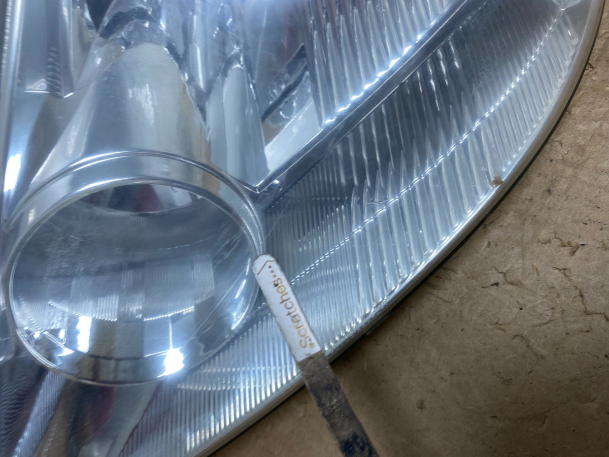 2004-2005 Toyota Sienna Left Driver LH Side Halogen Headlight AI3648 DW3