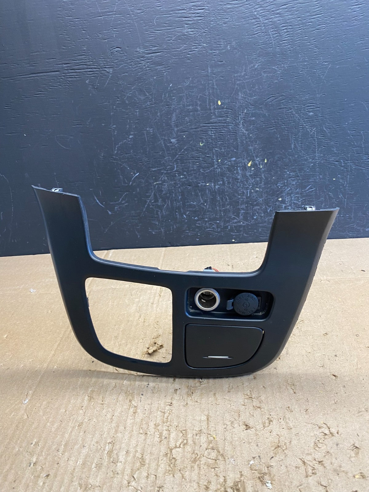 2006-2012 Hyundai Sedona Front Center Console Gear Shift Bezel Astray AC4811 DG0