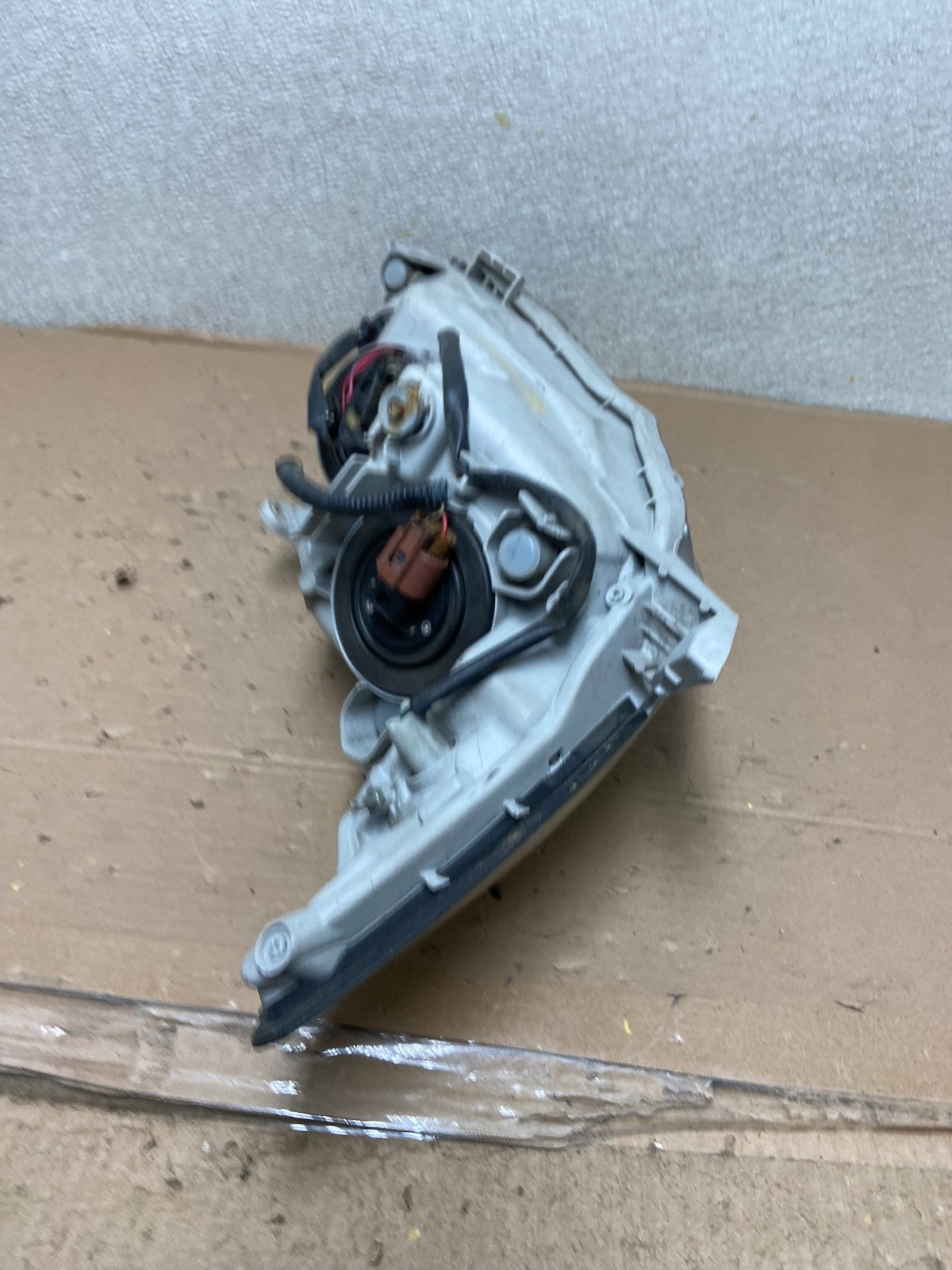 2005 to 2006 Toyota Camry Left Driver LH Halogen Headlight AB0201 DW7