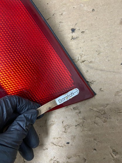 2004-2005 Toyota Sienna Right Passenger Rh Side Tail Light AH9152 LK5